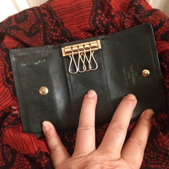 Louis Vuitton Taiga 4 Key Case Card Holder - Picture 3 of 5